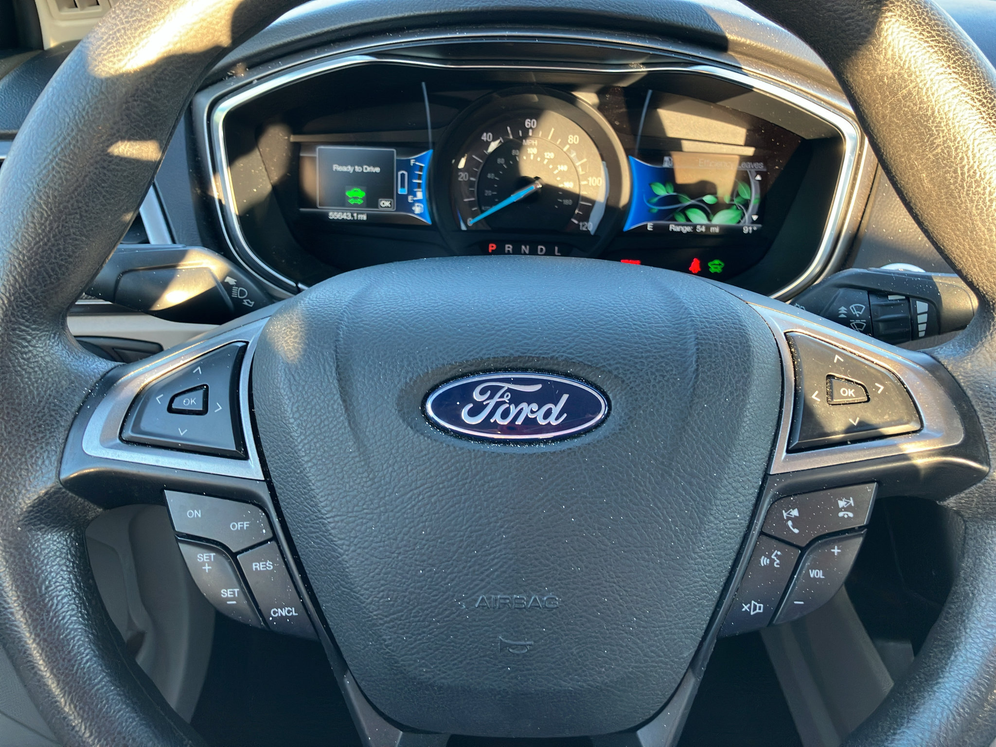 Used 2018 Ford Fusion SE FWD image 15
