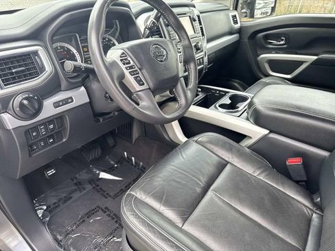 Used 2017 Nissan Titan PRO-4X w/ Pro-4x Convenience Package AWD/4WD image 22