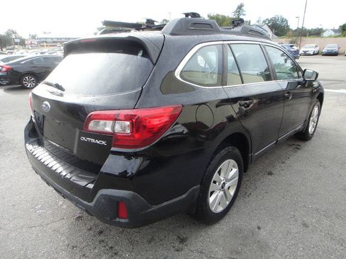 Used 2019 Subaru Outback 2.5i AWD/4WD image 6