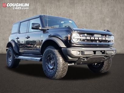 New 2025 Ford Bronco Outer Banks w/ Sasquatch Package