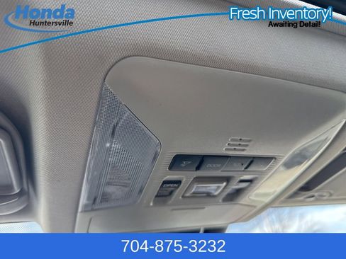 Used 2023 Toyota RAV4 XLE Premium image 30