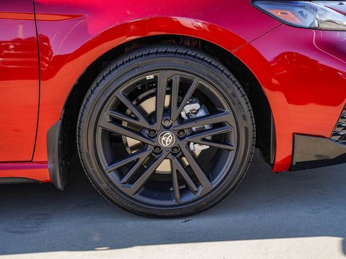 New 2026 Toyota Camry Hybrid FWD image 5