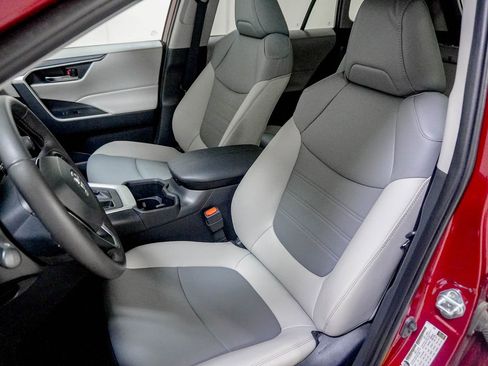 Used 2024 Toyota RAV4 XLE Premium image 19