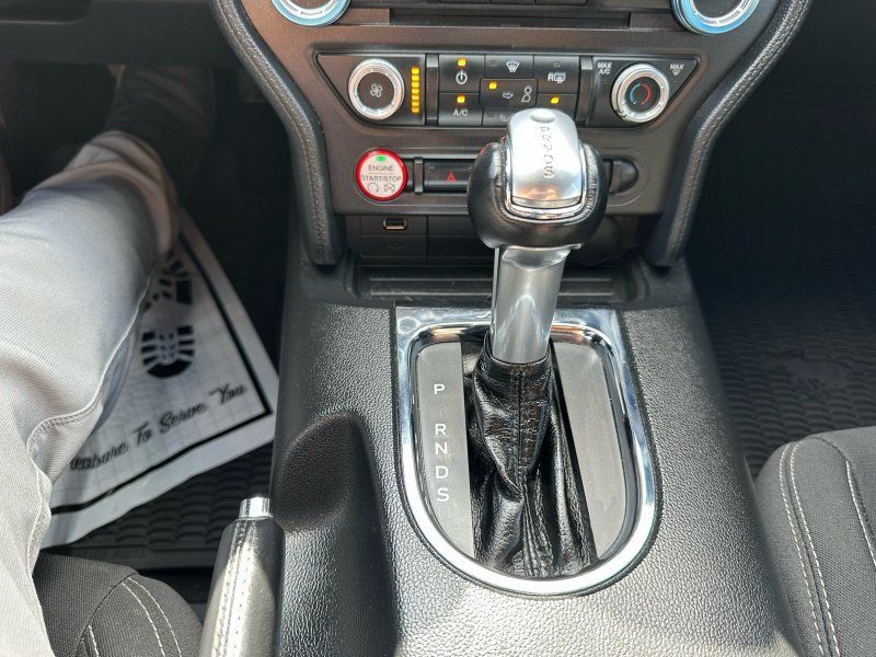 Used 2017 Ford Mustang Coupe RWD image 18