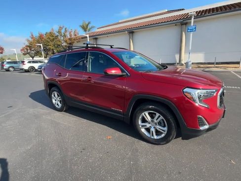 Used 2020 GMC Terrain SLE w/ Driver Convenience Package image 2