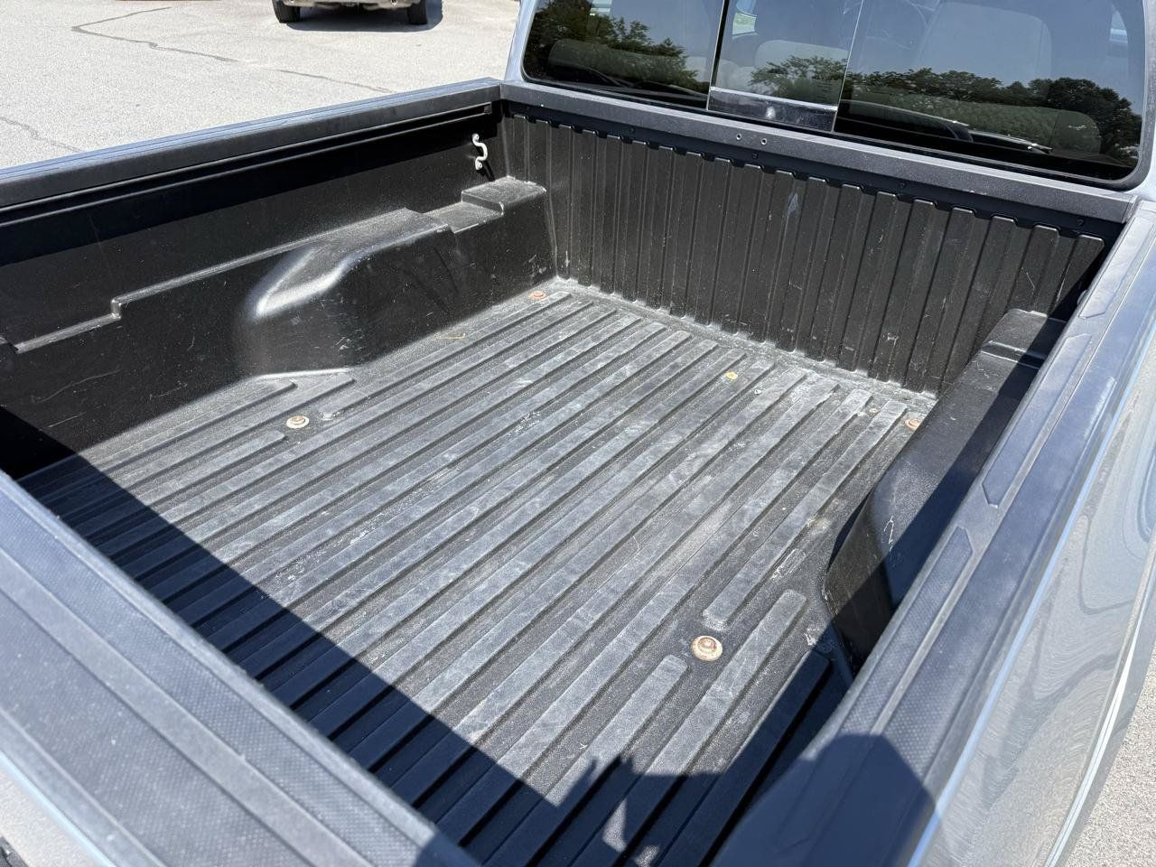Used 2020 Toyota Tacoma SR5 RWD image 7