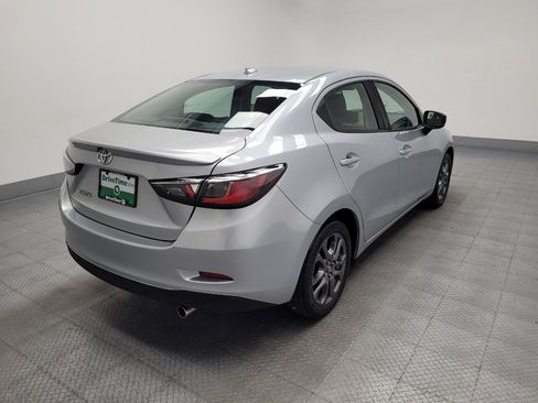 Used 2019 Toyota Yaris LE FWD image 9