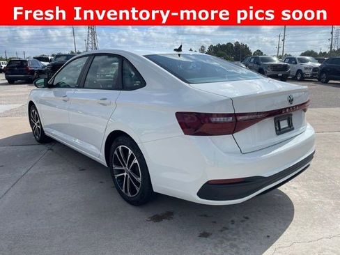 Used 2025 Volkswagen Jetta Sport image 5