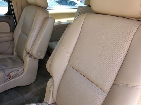 Used 2012 Chevrolet Suburban LTZ RWD image 27