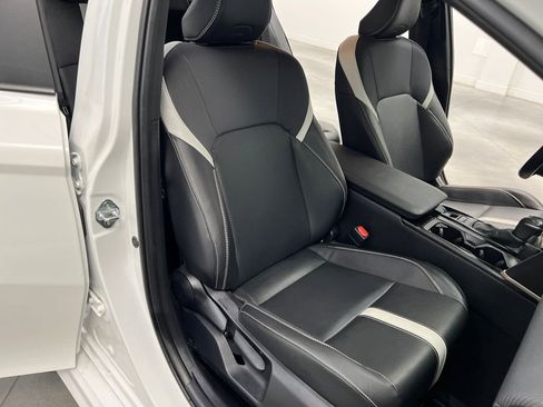 Used 2025 Toyota Camry SE image 21