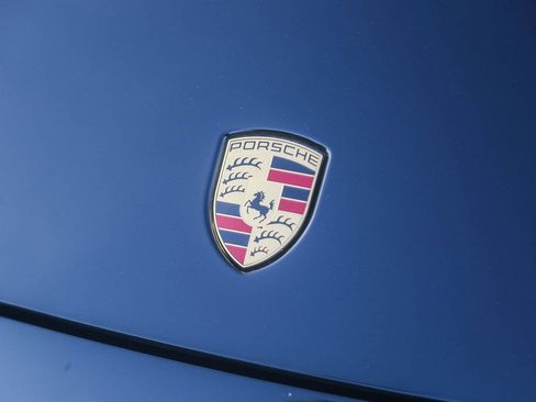 Used 2023 Porsche Cayenne Platinum Edition image 5