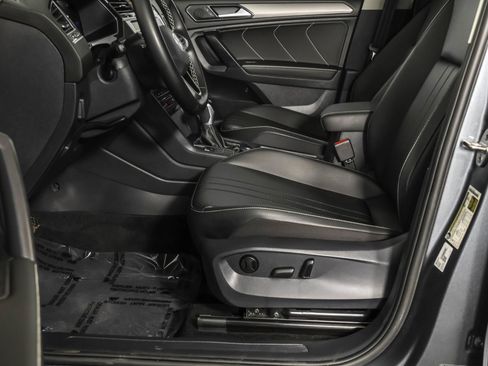 Used 2023 Volkswagen Tiguan SE image 22