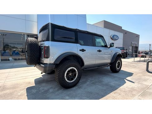 Used 2022 Ford Bronco Badlands AWD/4WD image 9