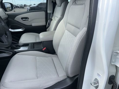 Used 2025 Nissan Frontier SV w/ SV Convenience Package AWD/4WD image 6