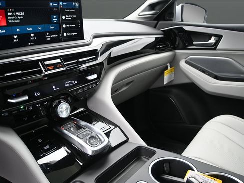 Certified 2026 Acura MDX FWD w/ Technology Package image 4