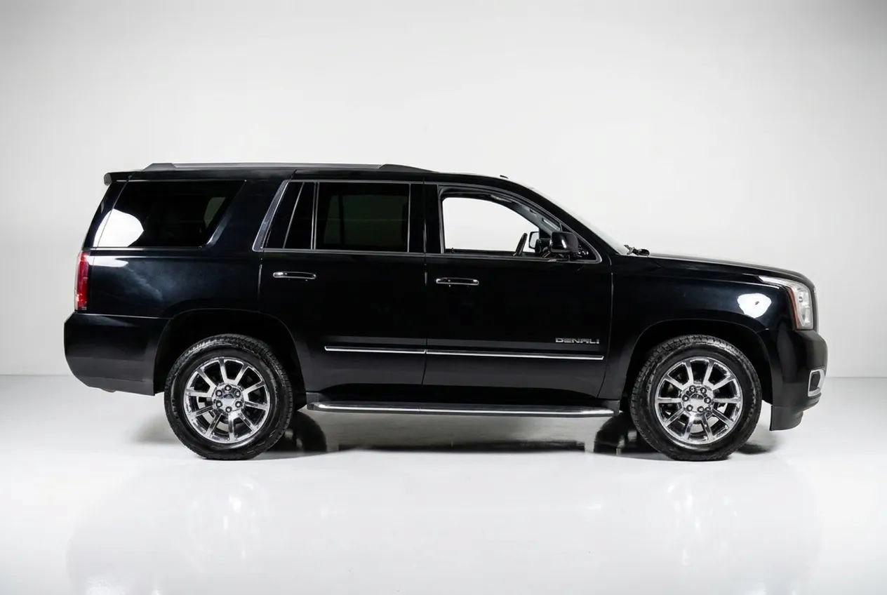 Used 2017 GMC Yukon Denali w/ Open Road Package AWD/4WD image 4