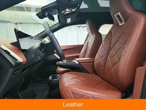 Used 2023 BMW iX xDrive50 w/ Sport Package AWD/4WD image 11