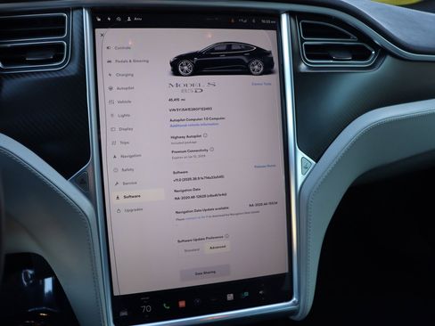 Used 2016 Tesla Model S 85D image 37