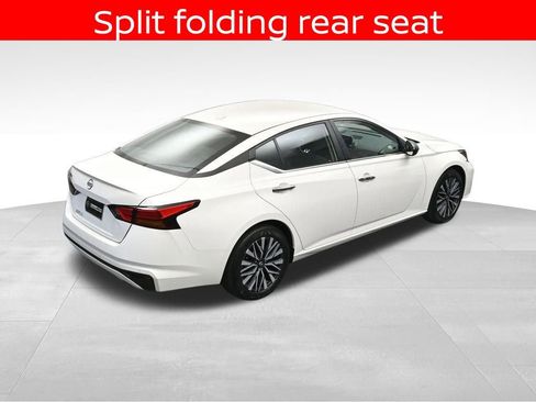 Used 2025 Nissan Altima 2.5 SV FWD image 39