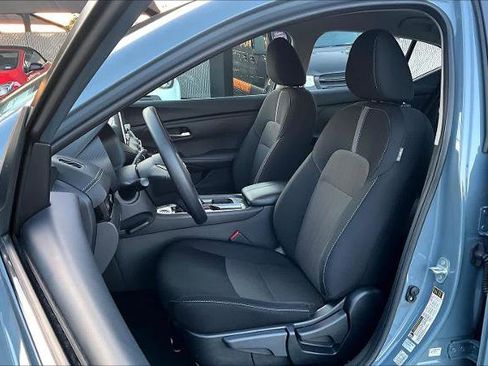 Certified 2025 Nissan Sentra SV image 7