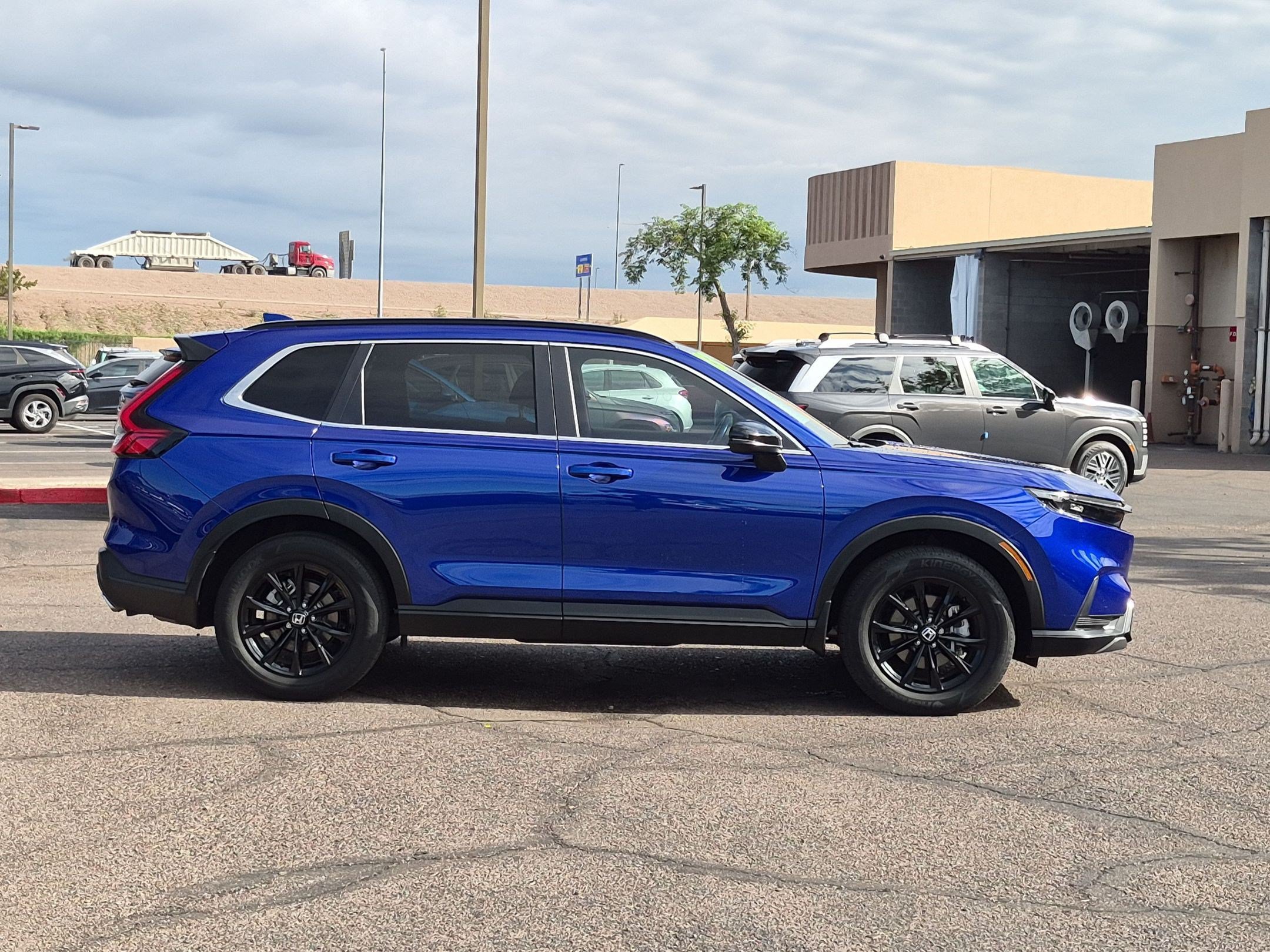 Used 2023 Honda CR-V Sport image 4