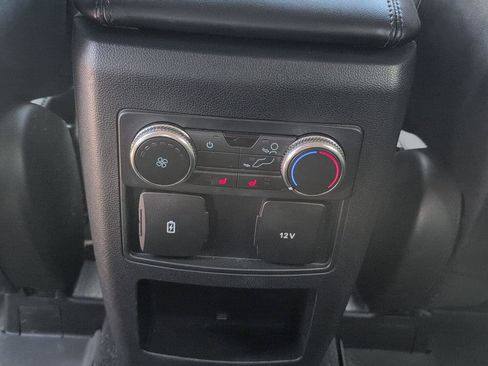 Used 2020 Ford Explorer XLT w/ Comfort Package AWD/4WD image 16