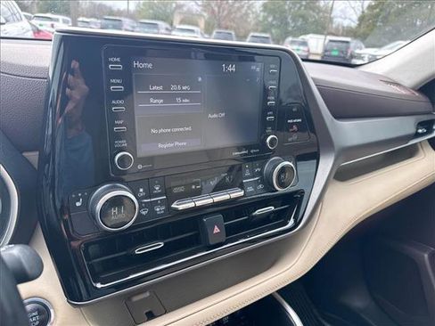 Used 2021 Toyota Highlander XLE image 20