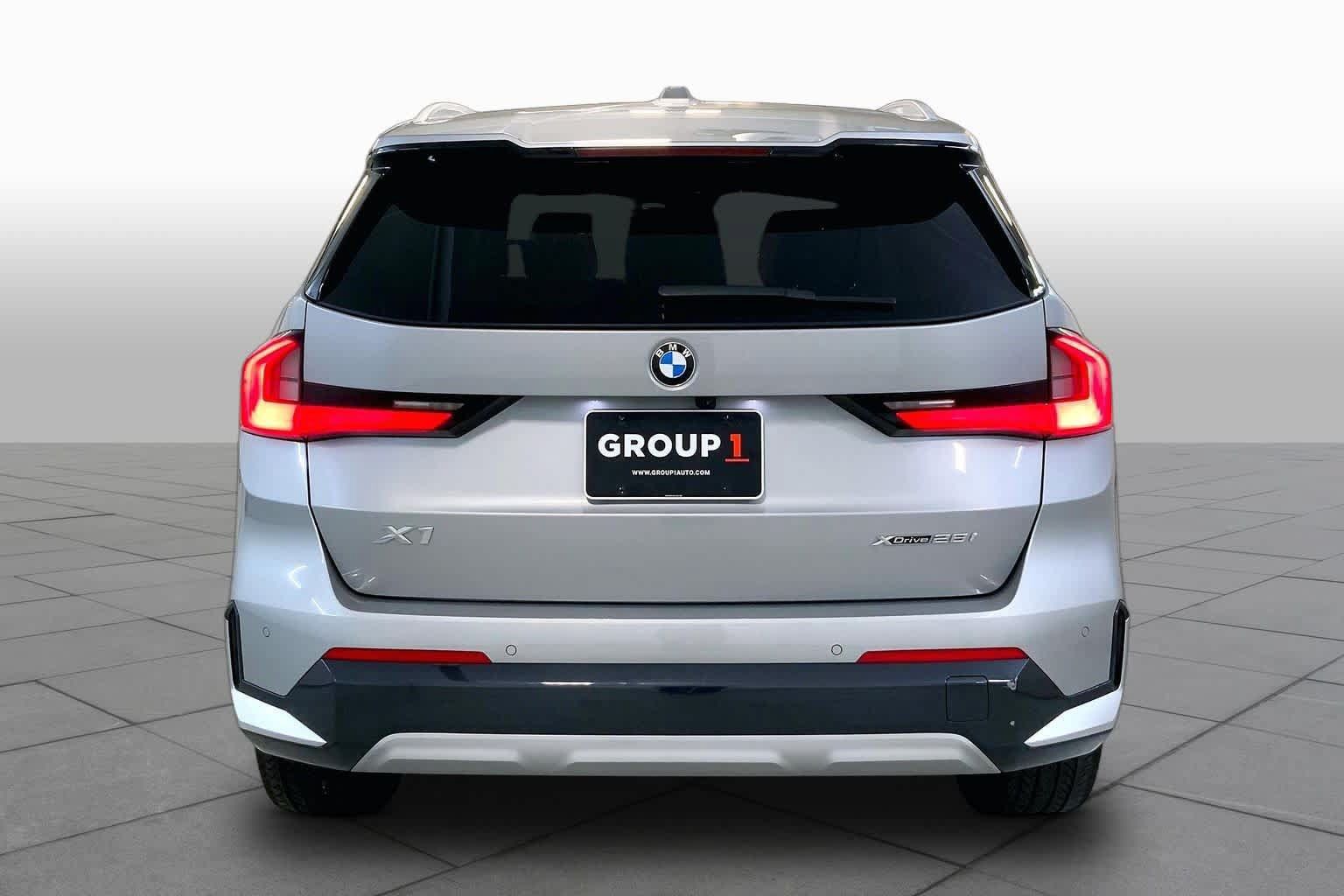 Used 2025 BMW X1 xDrive28i w/ Premium Package AWD/4WD image 4