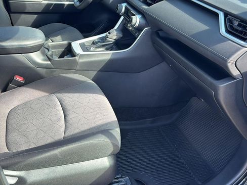 Used 2021 Toyota RAV4 XLE image 21