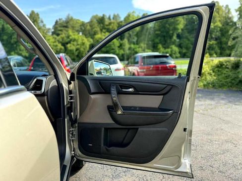 Used 2014 GMC Acadia SLT image 14