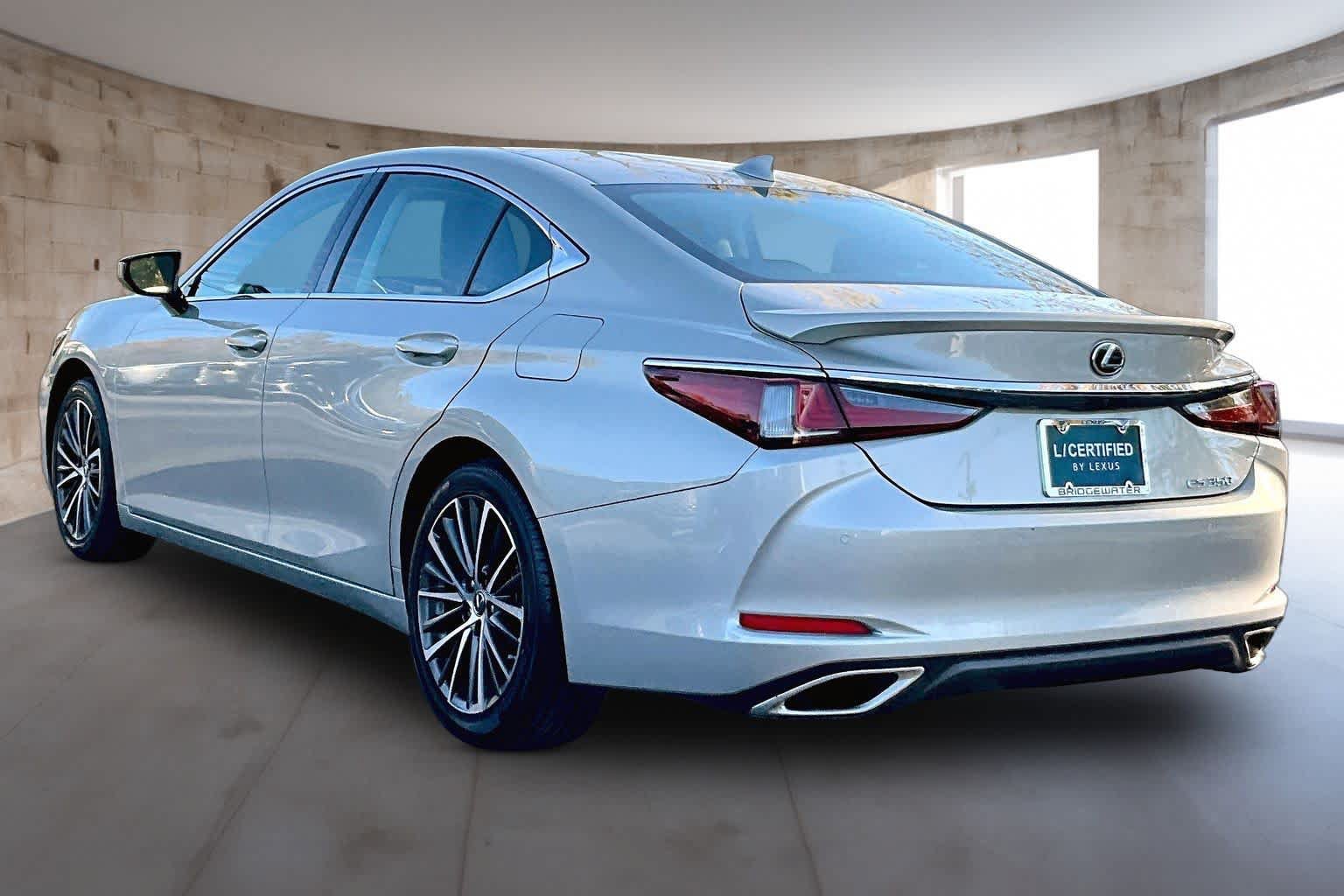 Used 2024 Lexus ES 350 w/ Premium Package FWD image 4