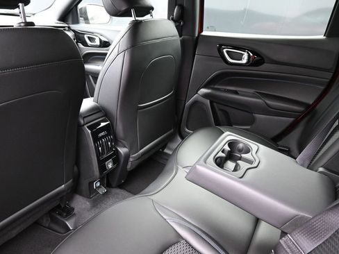 New 2026 Jeep Compass Latitude image 25