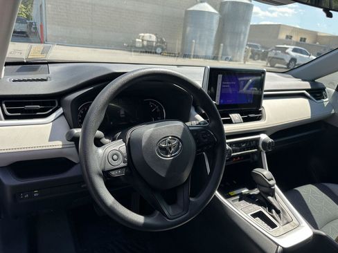 Used 2025 Toyota RAV4 XLE w/ Convenience Package FWD image 10