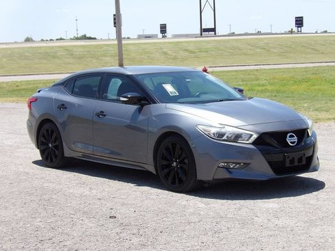 Used 2018 Nissan Maxima SR w/ Midnight Edition FWD image 4