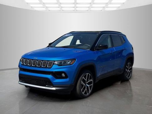 Certified 2025 Jeep Compass Limited AWD/4WD image 3
