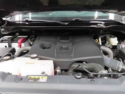 Used 2022 Toyota Tundra Platinum image 28