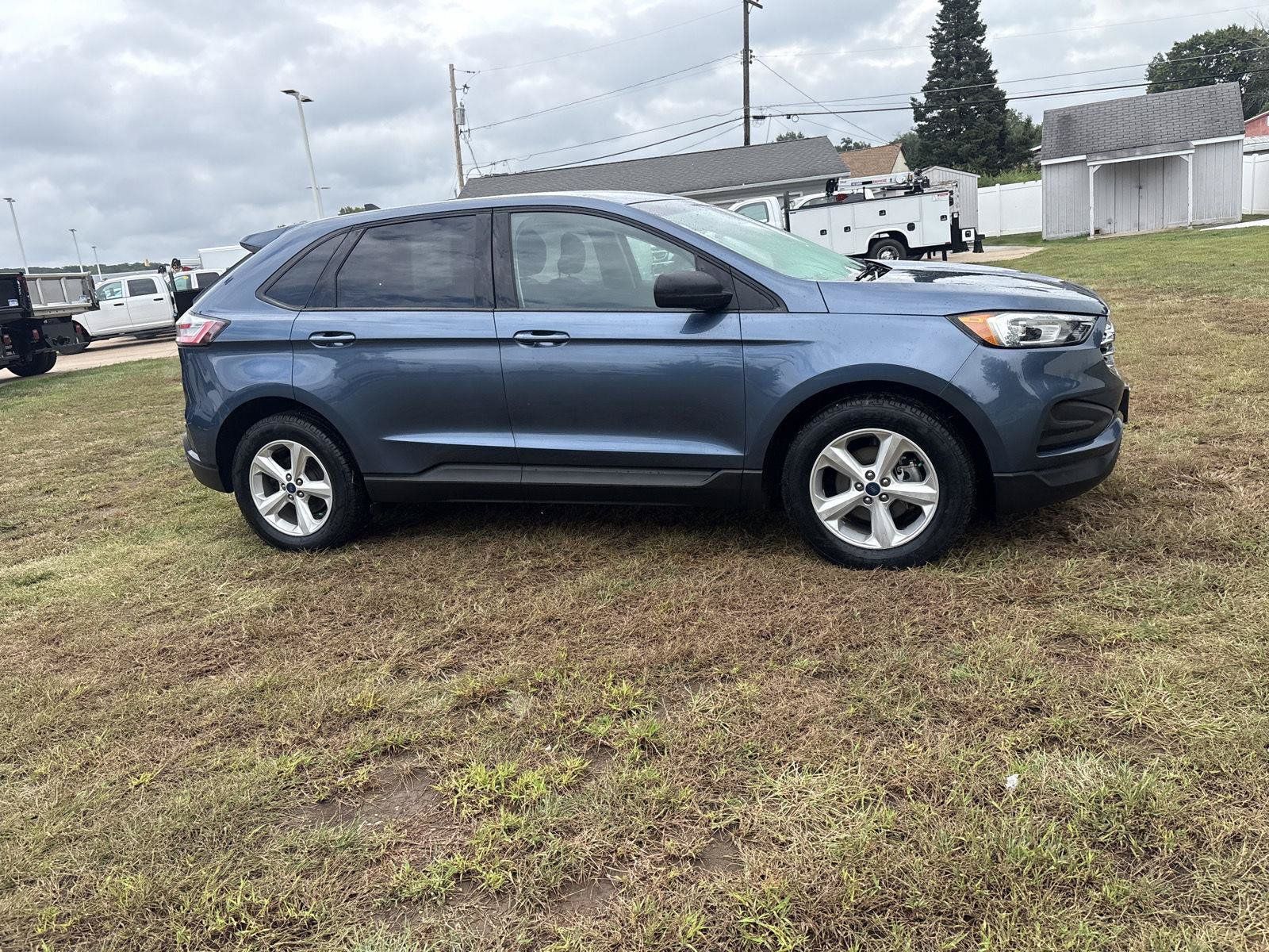 Used 2019 Ford Edge SE FWD image 4