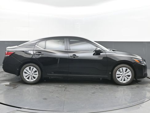Certified 2025 Nissan Sentra S image 8