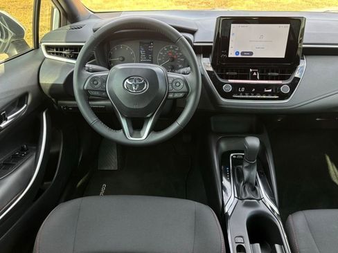 Certified 2025 Toyota Corolla SE image 9