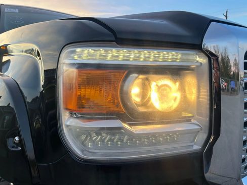 Used 2015 GMC Sierra 2500 Denali w/ Duramax Plus Package image 3