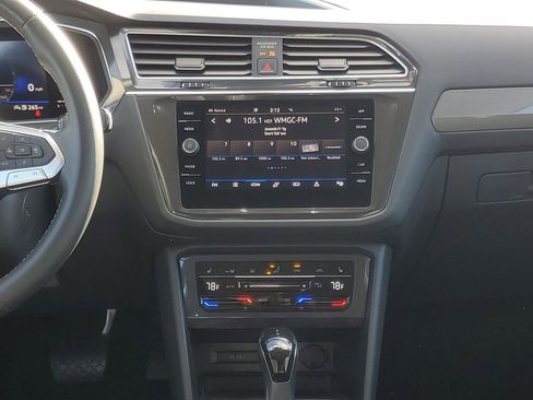 Used 2022 Volkswagen Tiguan SE image 28