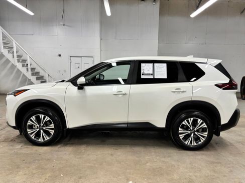 Used 2023 Nissan Rogue SV FWD image 4