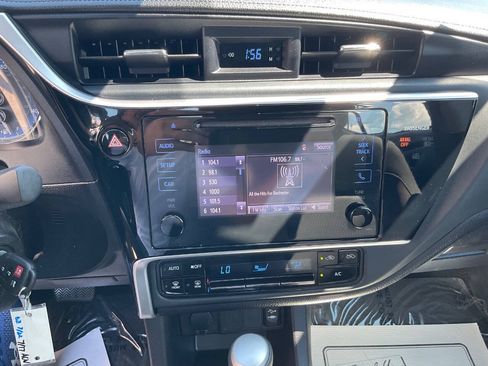Used 2017 Toyota Corolla LE FWD image 13
