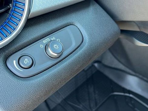 New 2026 Chevrolet Trax LT w/ LT Convenience Package image 28