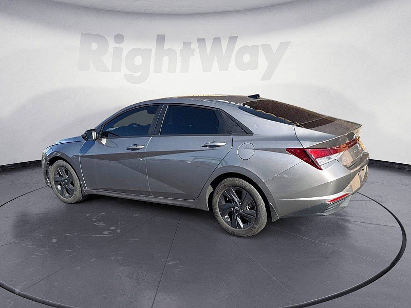 Used 2023 Hyundai Elantra SEL FWD image 3