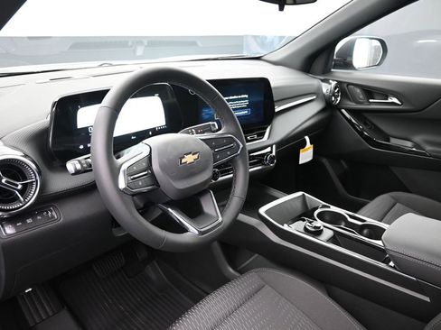 New 2026 Chevrolet Equinox LT w/ LPO, Floor Liner Package image 17