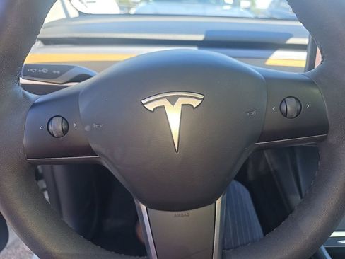 Used 2023 Tesla Model Y Long Range AWD/4WD image 13