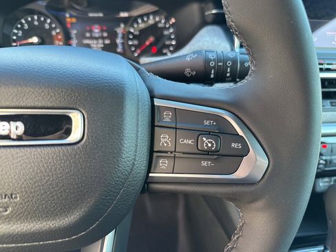 Used 2023 Jeep Compass Latitude w/ Convenience Group image 32