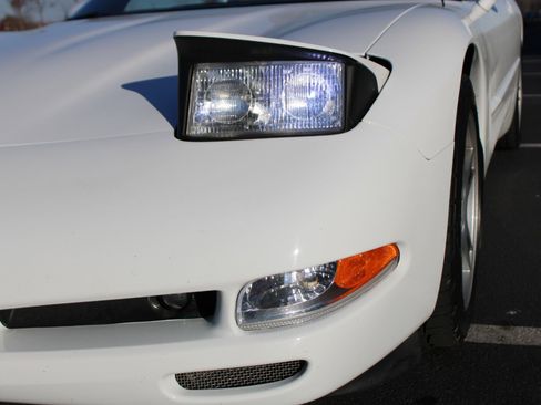 Used 1998 Chevrolet Corvette Convertible image 19