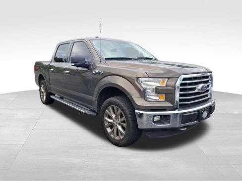 Used 2016 Ford F150 XLT w/ Equipment Group 302A Luxury AWD/4WD image 9